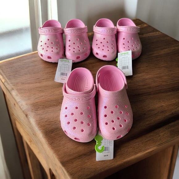 NWTCrocs Kids' ClassicCrocs Kids' Classic Glitter  2 Pairs of size J2 and one J3 - Picture 1 of 2